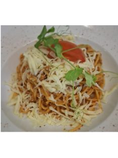 Bolognai spagetti sajttal